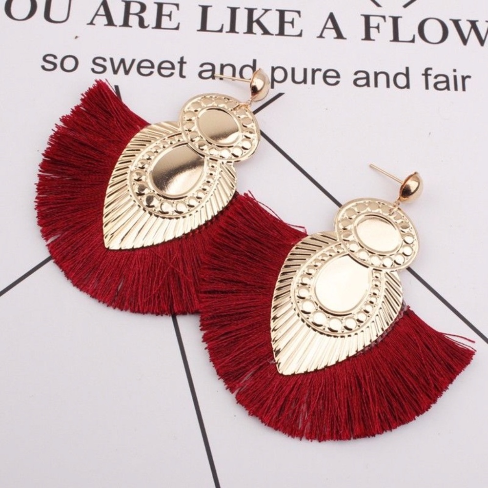 Royal Crimson Tassel Fan Gold Earrings - Picture 2 of 3